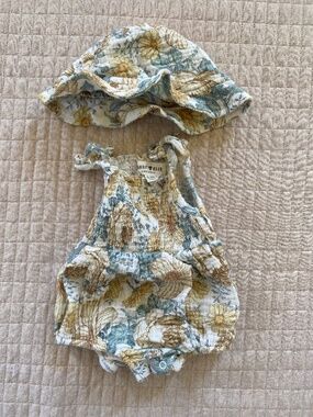 Rabbit + Bear Summer Set 0-3M with shorts